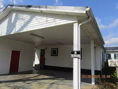301 Dogwood Dr, Jackson, KY 41339 photo 2