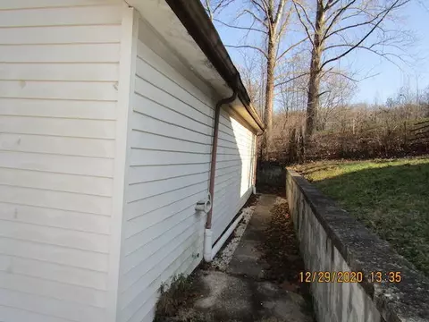 601 12 Evans Dr, Middlesboro, KY 40965 photo 2