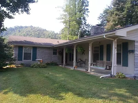 219 Crestview Hl, Morehead, KY 40351 photo 1