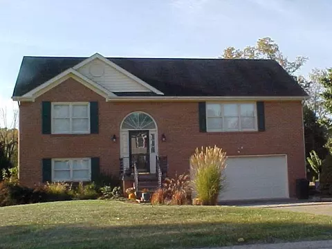 203 Locker St, Berea, KY 40403 photo 1