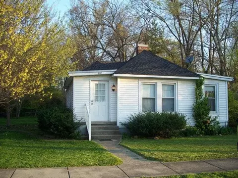 203 Elm St, Berea, KY 40403 photo 1