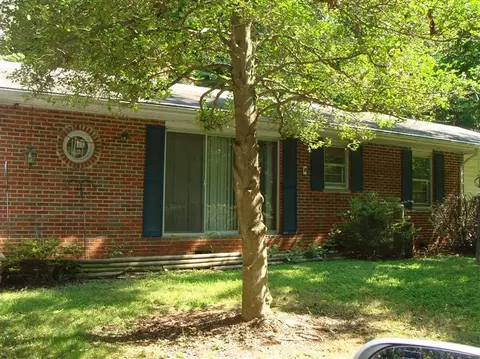 910 N Willow Dr, Morehead, KY 40351 photo 2