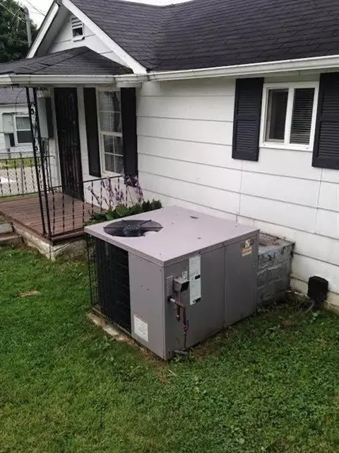 141 Center St, Morehead, KY 40351 photo 2