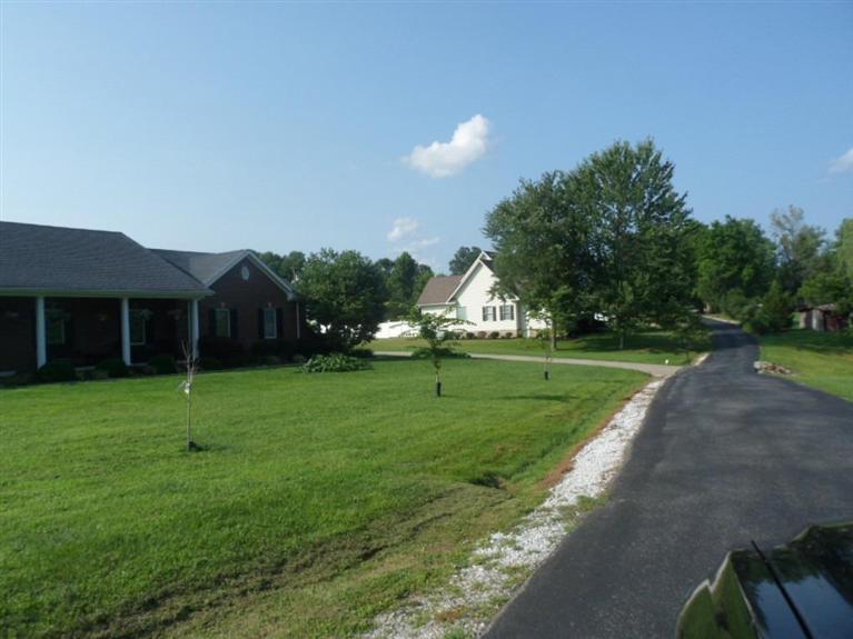 141 Stonebrook Dr, Morehead, KY 40351 photo 4