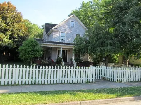 129 Adams St, Berea, KY 40403 photo 1