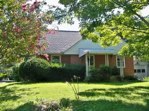324 Forest St, Berea, KY 40403 photo 1