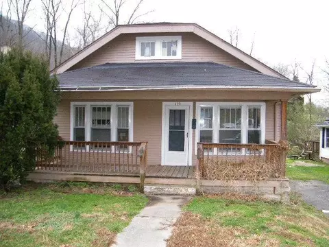 110 Cherry St, Irvine, KY 40336 photo 1