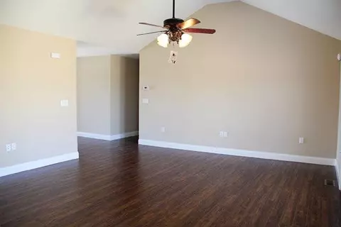 121 Bryants Trl, Berea, KY 40403 photo 3