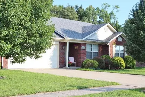 566 Ashley Ct, Berea, KY 40403 photo 1