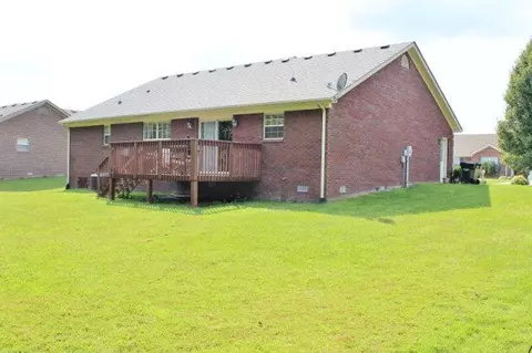 566 Ashley Ct, Berea, KY 40403 photo 3