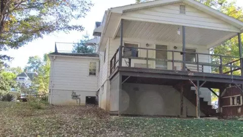 307 Jackson St, Berea, KY 40403 photo 3