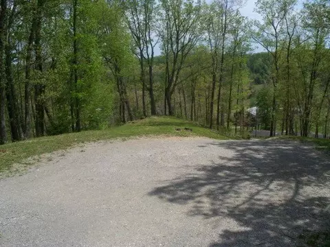 105 Shady Ln, Berea, KY 40403 photo 2