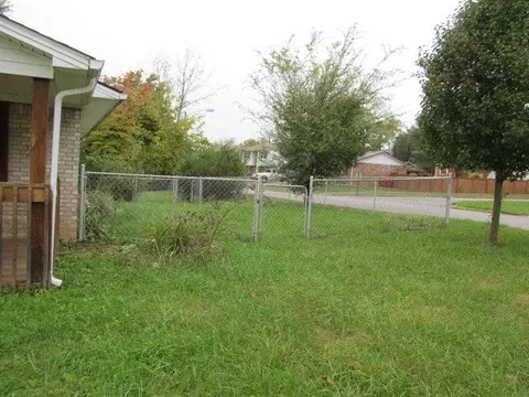 239 Baldwin St, Berea, KY 40403 photo 2
