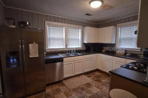263 Main St, Irvine, KY 40336 photo 14