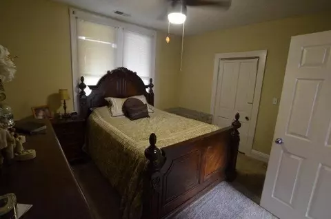 263 Main St, Irvine, KY 40336 photo 8