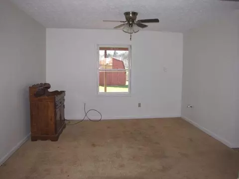 81 Baker Ct, Berea, KY 40403 photo 2