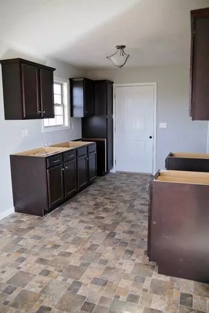 556 S Fork Dr, Berea, KY 40403 photo 4