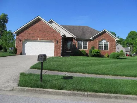325 Bocote Dr, Berea, KY 40403 photo 1