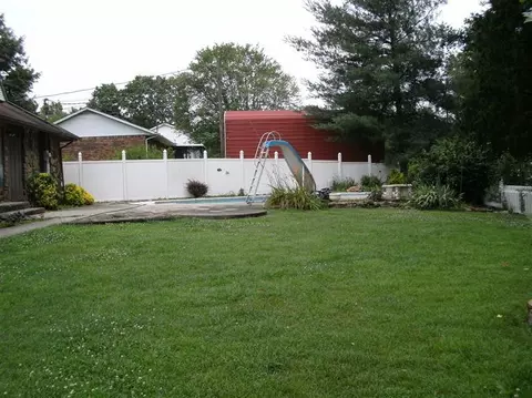 464 Lakeside Ests, Corbin, KY 40701 photo 2