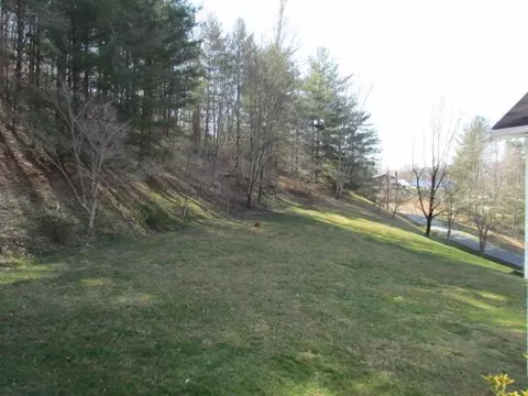 225 Third St, Manchester, KY 40962 photo 4