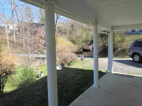 225 Third St, Manchester, KY 40962 photo 24