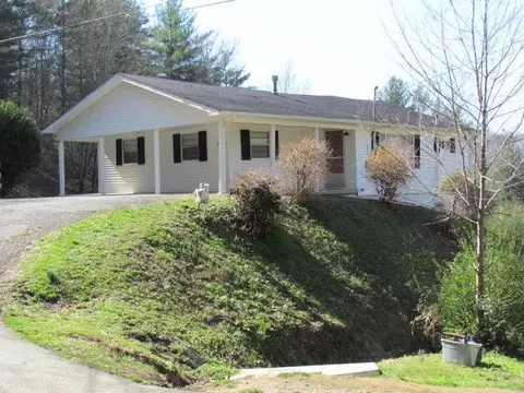 225 Third St, Manchester, KY 40962 photo 36