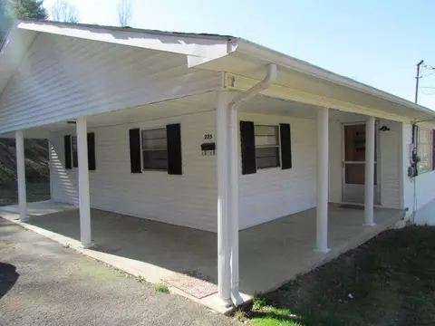 225 Third St, Manchester, KY 40962 photo 6