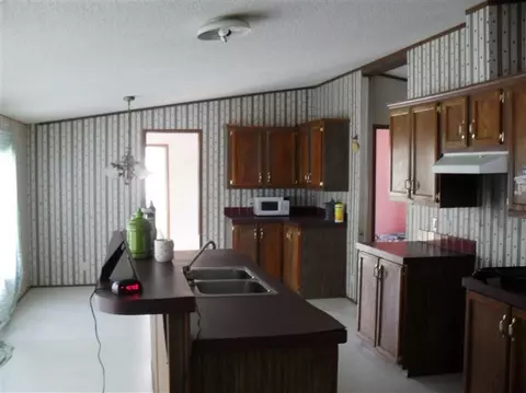 1318 Hall Cir, Gray, KY 40734 photo 3