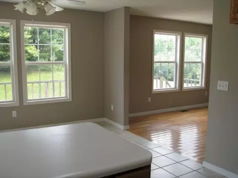 93 Macbennett Dr, Williamsburg, KY 40769 photo 2