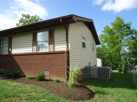 900 Crest St, Corbin, KY 40701 photo 9