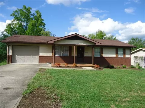 900 Crest St, Corbin, KY 40701 photo 1