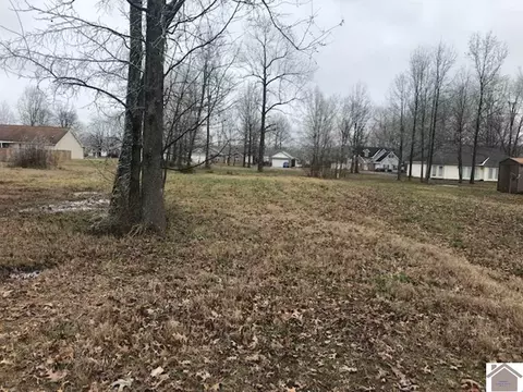 lot8 Block E Debby Dr, Paducah, KY 42003