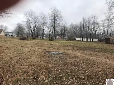 lot7 Block E Debby Dr, Paducah, KY 42003