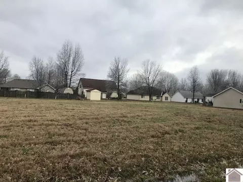 lot3 Block E Debby Dr, Paducah, KY 42003