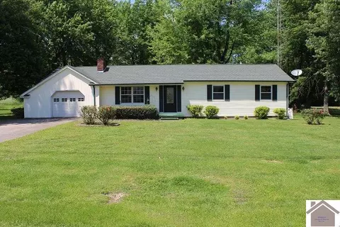 202 Chris Dr, Mayfield, KY 42066 photo 1