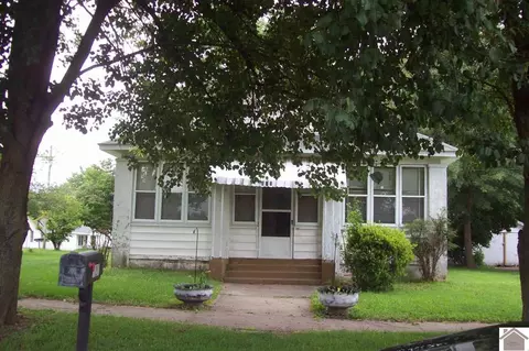 627 Maple Ave, Mayfield, KY 42066 photo 1