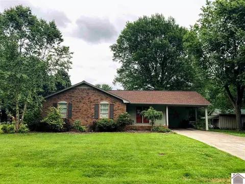 813 S 9th St, Murray, KY 42071 photo 1