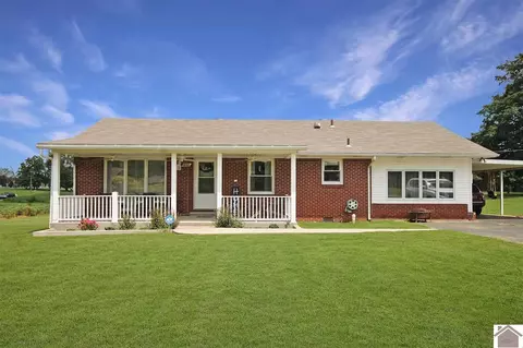 100 Calloway St, Hazel, KY 42049 photo 1