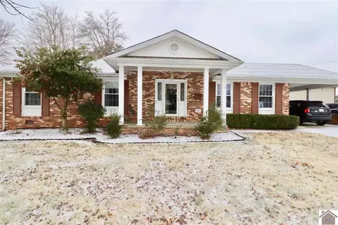 802 Guthrie, Murray, KY 42071 photo 1