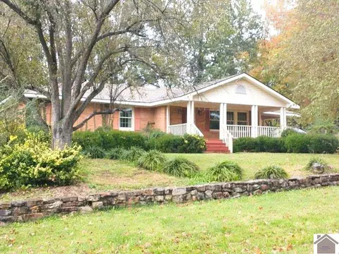 207 E 18th St, Benton, KY 42025 photo 1