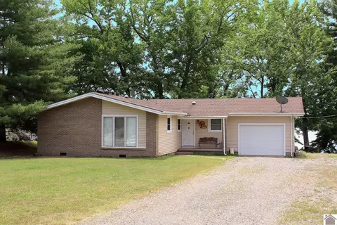 210 Passage Dr, Murray, KY 42071 photo 1