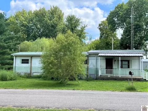 407 Gilbert St, Hazel, KY 42049 photo 1