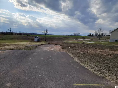 102 Meadowbrook Dr, Princeton, KY 42445