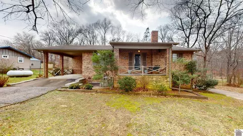 93 Port Ln, Murray, KY 42071