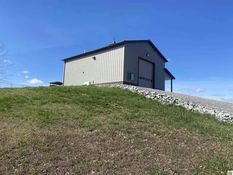 7 Cashdollar Ln, Cadiz, KY 42211