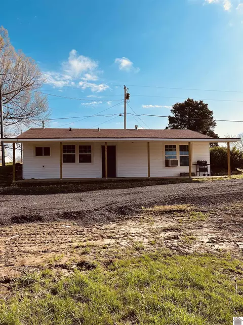 1355 Powers, Paducah, KY 42003 photo 1