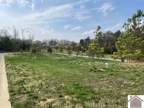 110 Low Ridge Ln, Paducah, KY 42003