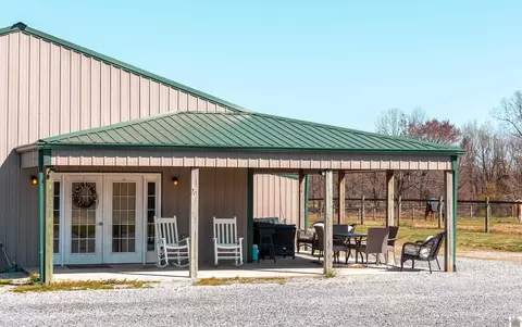 270 Newsome Rd, Mayfield, KY 42066