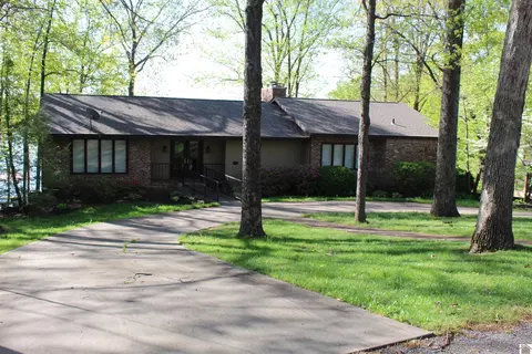 412 Redbud Dr, Kuttawa, KY 42055