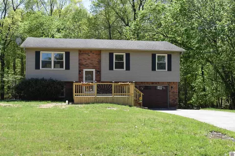 1835 Creekview Dr, Paducah, KY 42003